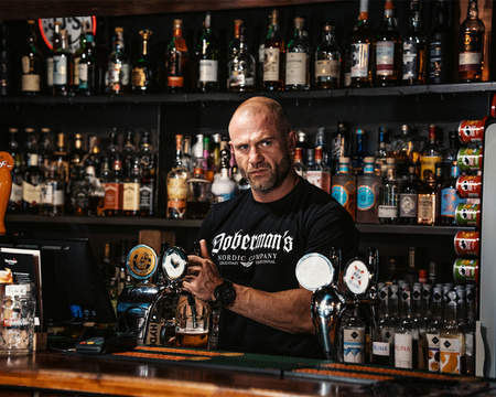 T-shirt Dobermans Gothic